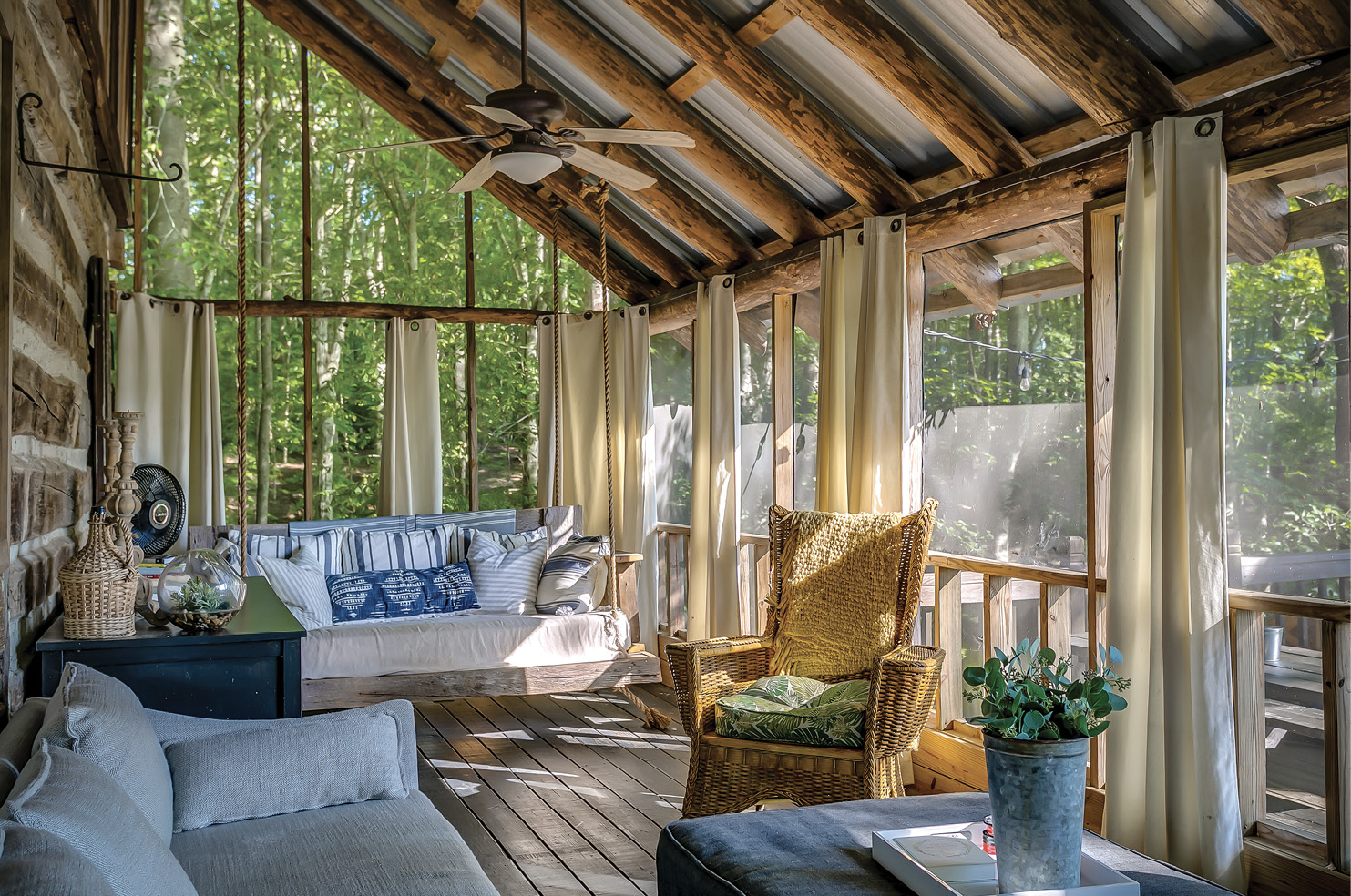 White's Mercantile's Holly Williams Creates Rustic and Refined Getaways